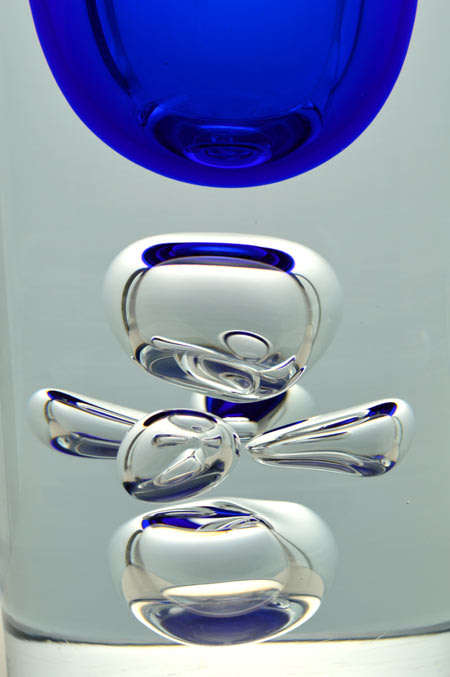 DAZZLING, TRANSPARENT & BLUE CORE HEAVY SKRDLOVICE VASE, DESIGNED BY JAN BERANEK (1933-) IN 1980
