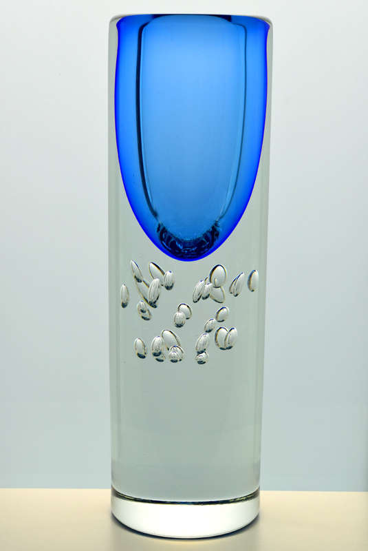 MAGNIFICENT CZECH ART GLASS VASE, DESIGNED FOR SKRDLOVICE GLASSWORKS (1974) BY PROF JAROSLAV SVOBODA
