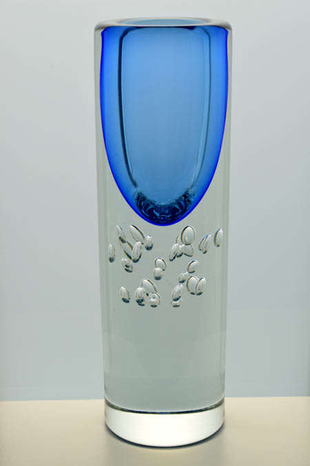MAGNIFICENT CZECH ART GLASS VASE, DESIGNED FOR SKRDLOVICE GLASSWORKS (1974) BY PROF JAROSLAV SVOBODA