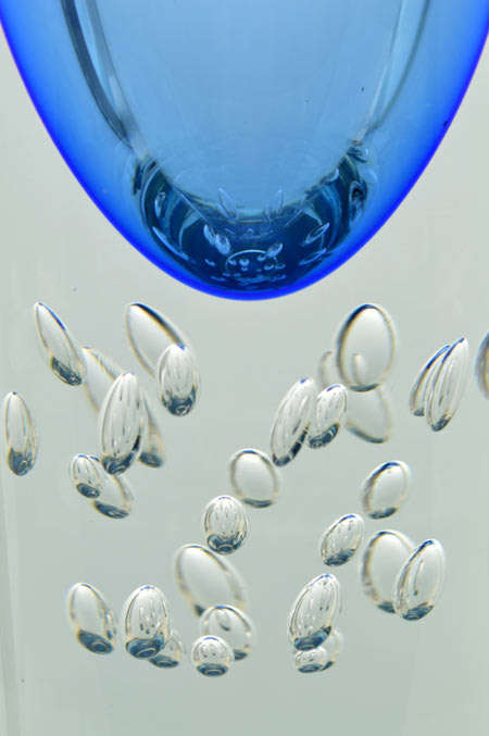 MAGNIFICENT CZECH ART GLASS VASE, DESIGNED FOR SKRDLOVICE GLASSWORKS (1974) BY PROF JAROSLAV SVOBODA