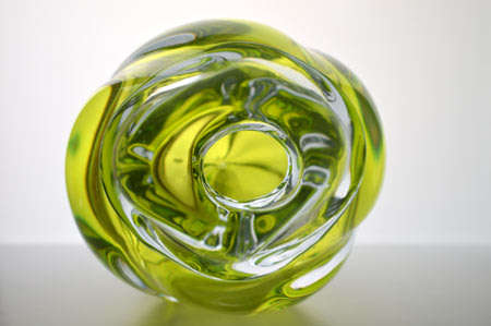 DAZZLINGLY BEAUTIFUL MODERN CZECH ART GLASS ARCHITECTURAL VASE, DESIGNED AND MADE BY SKLOSTUDIO