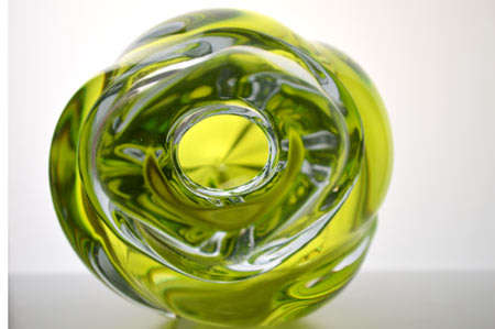 DAZZLINGLY BEAUTIFUL MODERN CZECH ART GLASS ARCHITECTURAL VASE, DESIGNED AND MADE BY SKLOSTUDIO