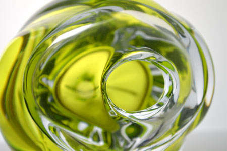 DAZZLINGLY BEAUTIFUL MODERN CZECH ART GLASS ARCHITECTURAL VASE, DESIGNED AND MADE BY SKLOSTUDIO