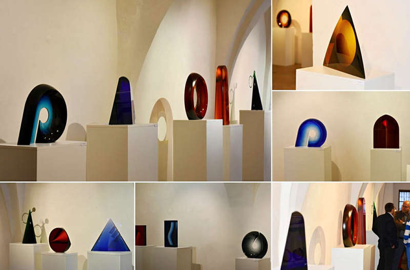 MAGNIFICENT CZECH ART GLASS SCULPTURE (1990) BY CONTEMPORARY MASTER GLASS DESIGNER PETR HORA