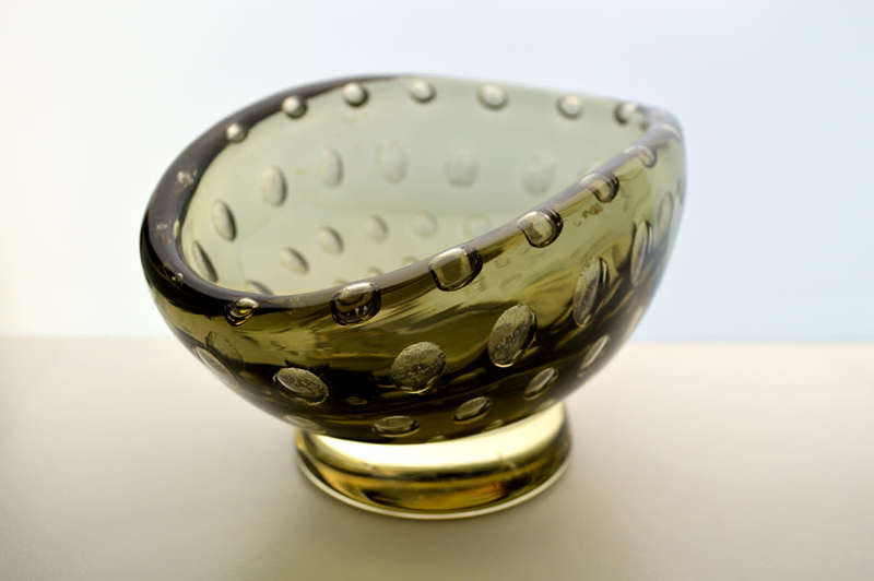 A BEAUTIFUL & RARE FIND: BOWL WITH CONTROLLED BUBBLES DESIGNED BY MILAN METELAK FOR HARRACHOV GLASS