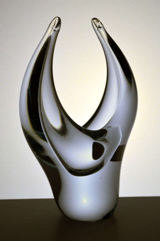 ** ICE BLUE TOP QUALITY MURANO VASE WITH LABEL - RETRO ART GLASS FROM THE 1960s AT ITS VERY BEST!