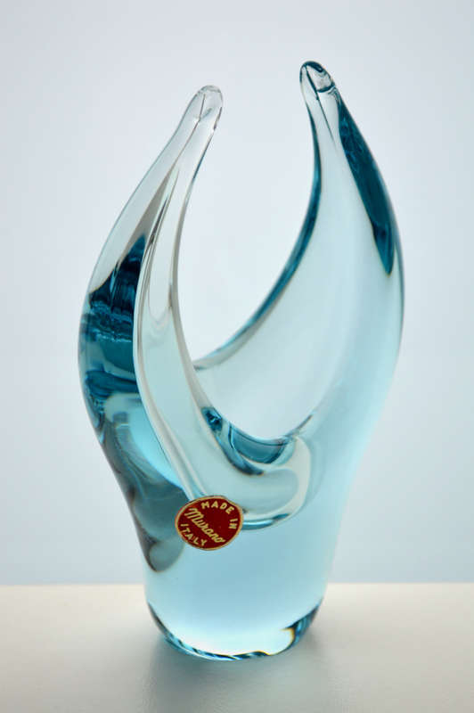 ** ICE BLUE TOP QUALITY MURANO VASE WITH LABEL - RETRO ART GLASS FROM THE 1960s AT ITS VERY BEST!