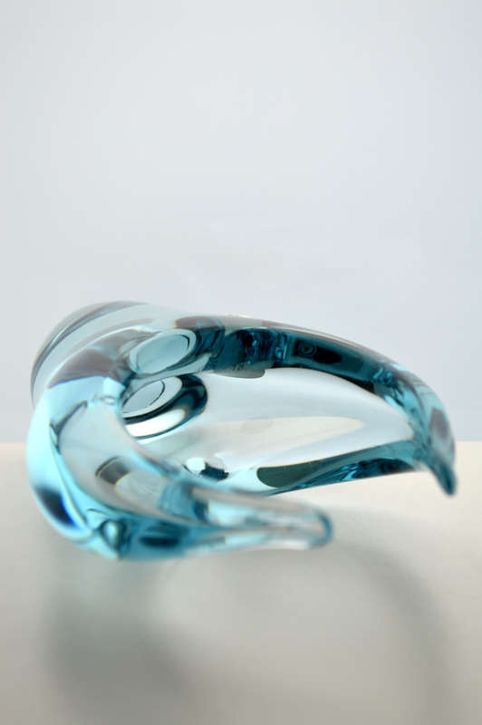 ** ICE BLUE TOP QUALITY MURANO VASE WITH LABEL - RETRO ART GLASS FROM THE 1960s AT ITS VERY BEST!