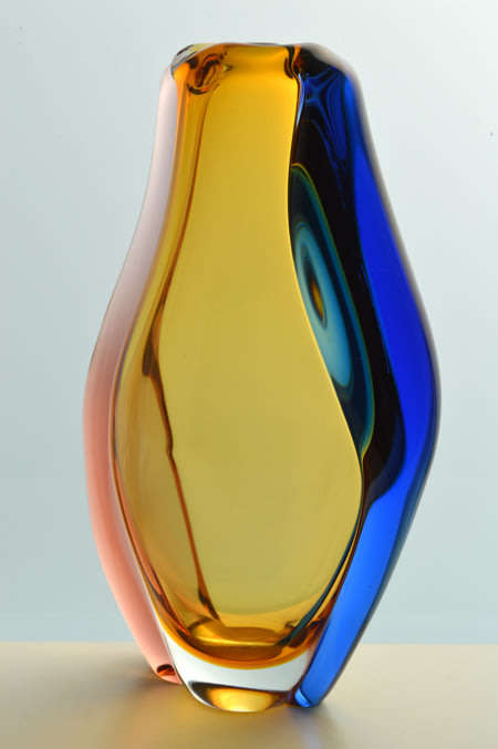 FAMOUS & MAGNIFICENT ICON OF CZECH ART GLASS, ELEGANT VASE DESIGNED BY HANA MACHOVSKA FOR MSTISOV