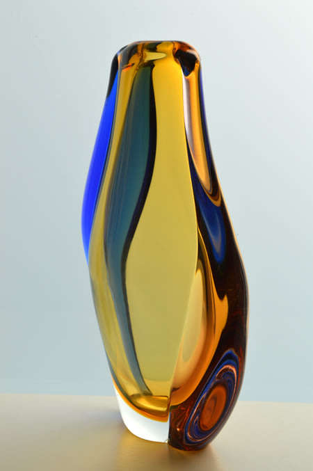 FAMOUS & MAGNIFICENT ICON OF CZECH ART GLASS, ELEGANT VASE DESIGNED BY HANA MACHOVSKA FOR MSTISOV