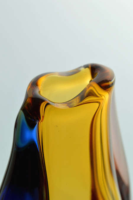 FAMOUS & MAGNIFICENT ICON OF CZECH ART GLASS, ELEGANT VASE DESIGNED BY HANA MACHOVSKA FOR MSTISOV