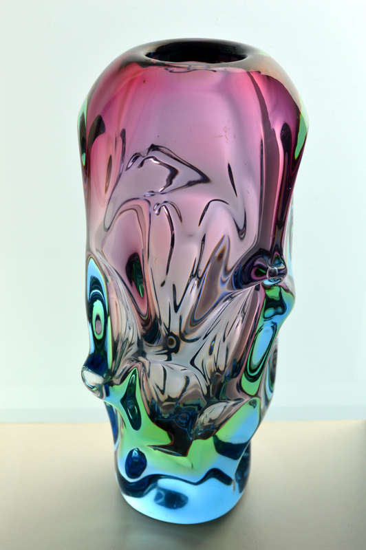 FLAGSHIP/HALLMARK DESIGN: SKRDLOVICE PINK, GREEN & BLUE VASE, DESIGNED BY JAN BERANEK IN 1959