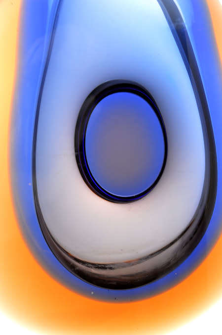 GOLD MEDAL WINNER: SCARCE MOSER CZECH ART GLASS SCULPTURAL VASE DESIGNED BY VLADIMIR MIKA IN 1967