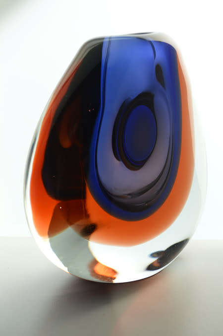 GOLD MEDAL WINNER: SCARCE MOSER CZECH ART GLASS SCULPTURAL VASE DESIGNED BY VLADIMIR MIKA IN 1967