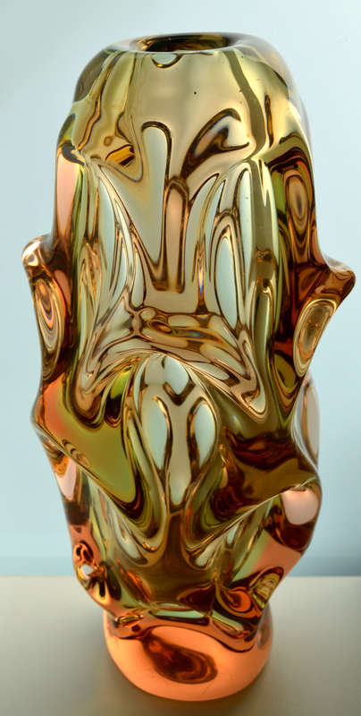 ** FLAGSHIP & HALLMARK DESIGN: SKRDLOVICE VASE FROM THE EARLY 1960s, DESIGNED BY JAN BERANEK IN 1959
