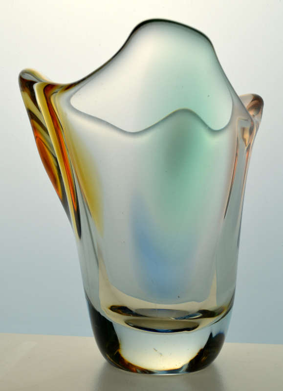 * A MAGNIFICENT & MOST ELEGANT CZECH ART GLASS VASE DESIGNED BY FRANTISEK ZEMEK FOR MSTISOV
