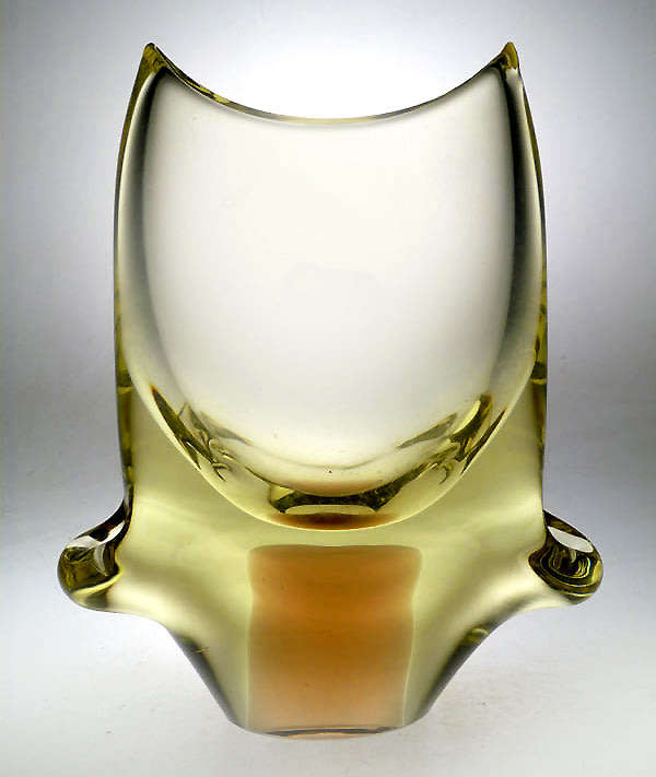 ELEGANT 1960s ZBS CITRINE CZECH ART GLASS SCULPTURAL OBJECT: DESIGN PROF M KLINGER (1922-1999)