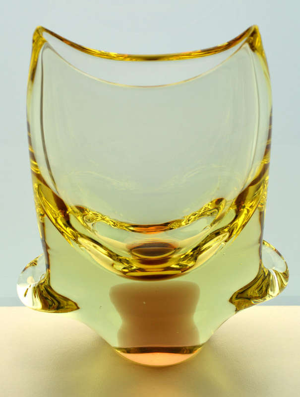 ELEGANT 1960s ZBS CITRINE CZECH ART GLASS SCULPTURAL OBJECT: DESIGN PROF M KLINGER (1922-1999)