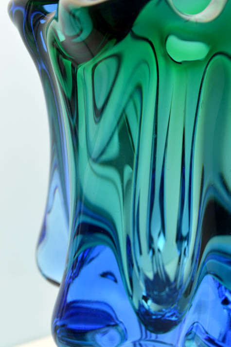 BEAUTIFUL CZECH ART GLASS CHRIBSKA SCULPTURAL VASE DESIGNED BY PROF JOSEF HOSPODKA IN THE 1970s