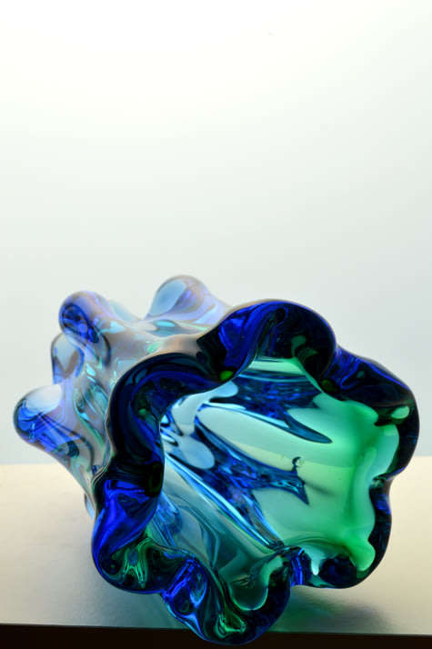 BEAUTIFUL CZECH ART GLASS CHRIBSKA SCULPTURAL VASE DESIGNED BY PROF JOSEF HOSPODKA IN THE 1970s