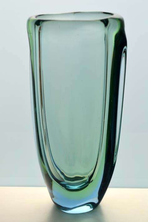 HALLMARK DESIGN: SKRDLOVICE SOMERSO VASE, DESIGNED BY JAN BERANEK IN THE 1950s