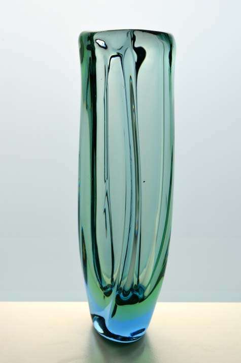 HALLMARK DESIGN: SKRDLOVICE SOMERSO VASE, DESIGNED BY JAN BERANEK IN THE 1950s