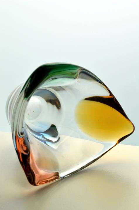 A MAGNIFICENT & MOST ELEGANT CZECH ART GLASS VASE DESIGNED BY FRANTISEK ZEMEK FOR MSTISOV