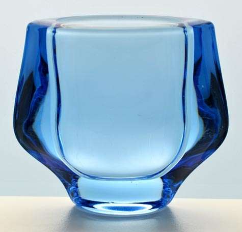 SOUGHT-AFTER AZURE PRESSED GLASS VASE BY FRANTISEK VIZNER (1936-2011): A COLLECTOR'S ITEM FROM 1962