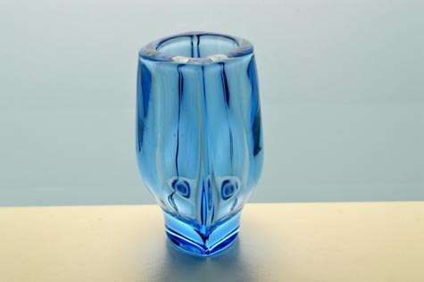 SOUGHT-AFTER AZURE PRESSED GLASS VASE BY FRANTISEK VIZNER (1936-2011): A COLLECTOR'S ITEM FROM 1962