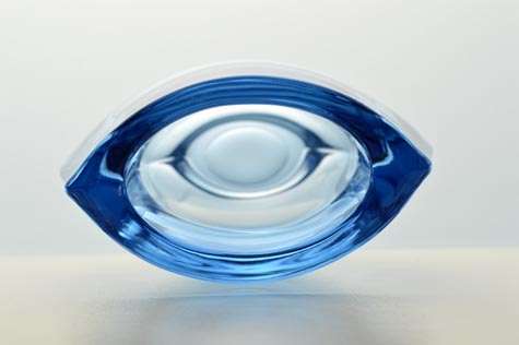 SOUGHT-AFTER AZURE PRESSED GLASS VASE BY FRANTISEK VIZNER (1936-2011): A COLLECTOR'S ITEM FROM 1962
