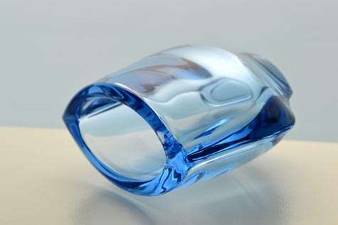 SOUGHT-AFTER AZURE PRESSED GLASS VASE BY FRANTISEK VIZNER (1936-2011): A COLLECTOR'S ITEM FROM 1962