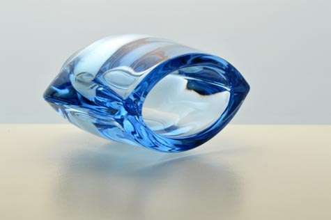 SOUGHT-AFTER AZURE PRESSED GLASS VASE BY FRANTISEK VIZNER (1936-2011): A COLLECTOR'S ITEM FROM 1962