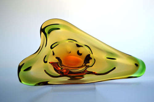 A DAZZLING, LARGE GREEN AND AMBER CZECH ART GLASS SKRDLOVICE/MSTISOV BOWL 1970/1980s