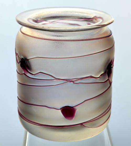 * GERMAN ART GLASS FROM THE 80s : A SIGNED IRIDESCENT POSCHINGER VASE FOR GOEBEL
