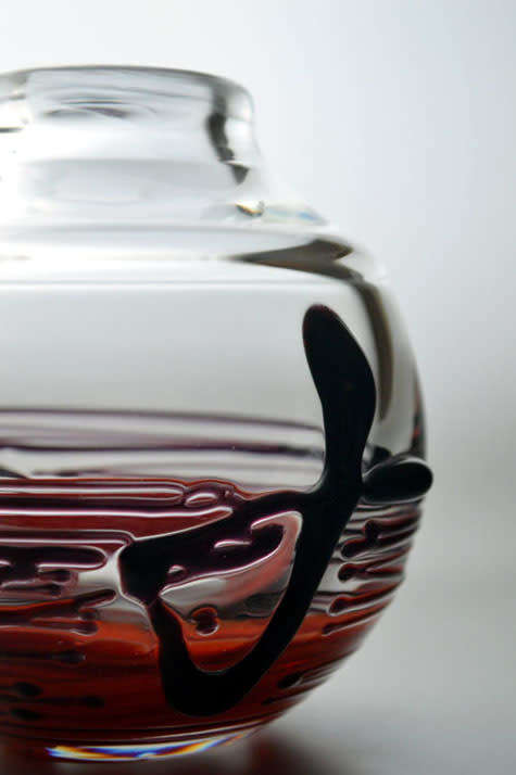 RARE & HIGHLY SOUGHT AFTER MODERN MOSER SUHAJEK VASE WITH RED AND BLACK/PURPLE RANDOM STRAPS