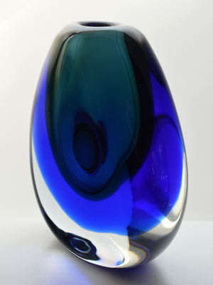 GOLD MEDAL WINNER. SCARCE MOSER CZECH ART GLASS SCULPTURAL VASE DESIGNED BY VLADIMIR MIKA IN 1967