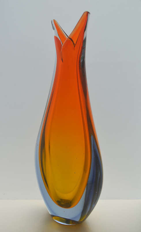 * A MAGNIFICENT BURNT ORANGE & ICE BLUE MURANO VASE - MID 20TH CENTURY ART GLASS AT ITS VERY BEST!