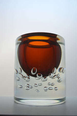 DAZZLINGLY BEAUTIFUL MODERN AMBER CZECH ART GLASS VASE DESIGNED BY JAROSLAV SVOBODA (1938-) IN 1974