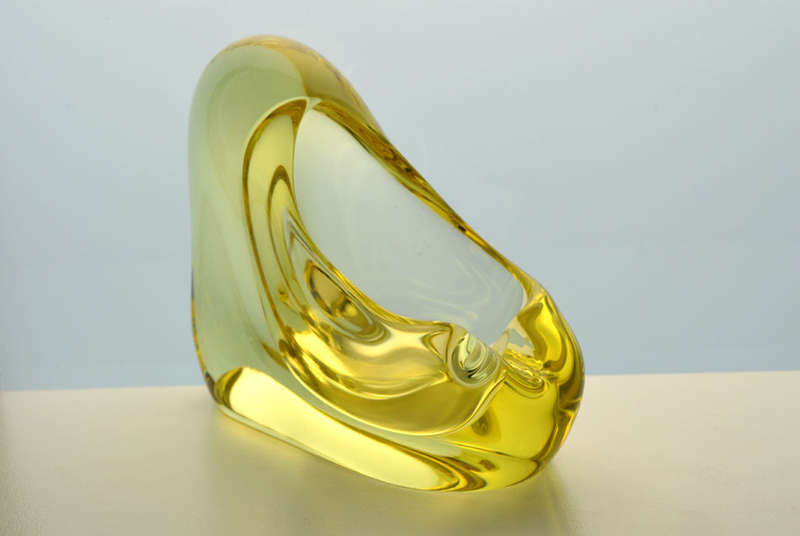 ELEGANT 1960s ZBS CITRINE CZECH ART GLASS SCULPTURAL OBJECT: DESIGN PROF M KLINGER (1922-1999)