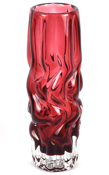 A NOVI BOR CZECH ART GLASS SCULPTURAL VASE, DESIGNED BY PAVEL HLAVA IN 1967