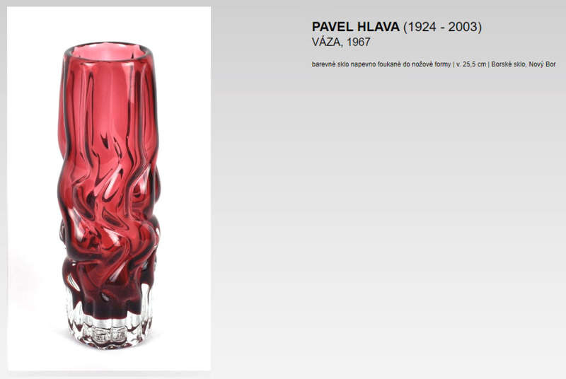 A NOVI BOR CZECH ART GLASS SCULPTURAL VASE, DESIGNED BY PAVEL HLAVA IN 1967