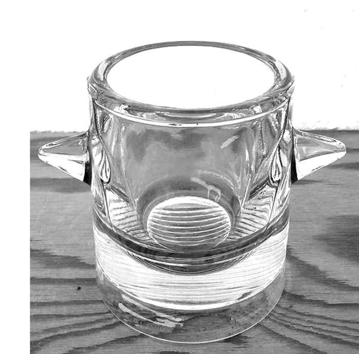 CLASSIC CZECH ART GLASS VASE : DESIGNED IN 1964 BY THE FAMOUS GLASS MASTER ALFRED MATURA (1921-1979)