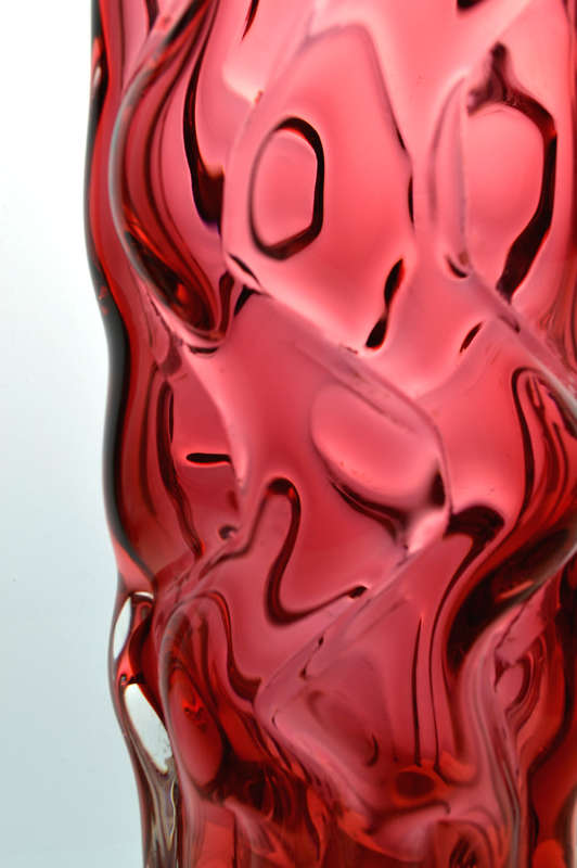 A NOVI BOR CZECH ART GLASS SCULPTURAL VASE, DESIGNED BY PAVEL HLAVA IN 1967