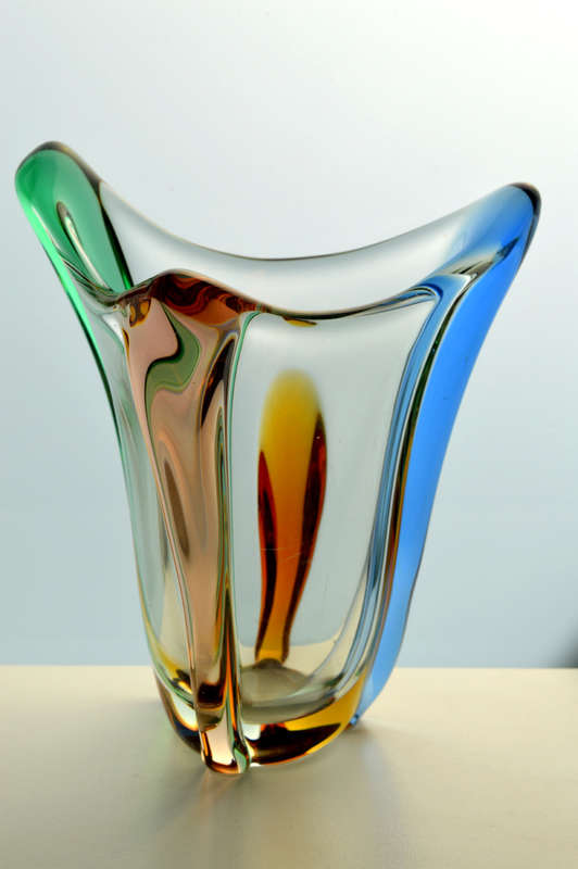 * A MAGNIFICENT & MOST ELEGANT CZECH ART GLASS VASE DESIGNED BY FRANTISEK ZEMEK FOR MSTISOV