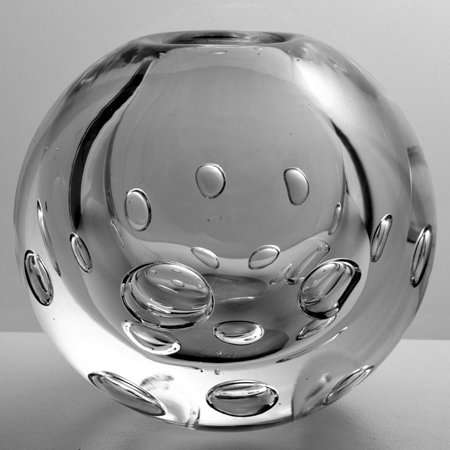 VLADIMIR SVAB (DESIGNED IN 1995) : VERY BEAUTIFUL BALL VASE, CLEAR GLASS MADE BY BERANEK GLASS