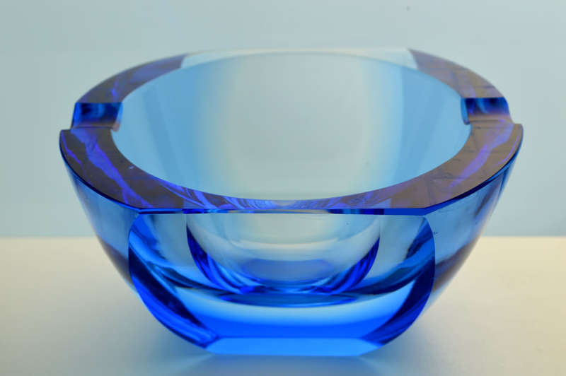 MOSER: TOP QUALITY CZECH GLASS! A MAGNIFICENT & MOST ELEGANT ART GLASS ASHTRAY/BOWL