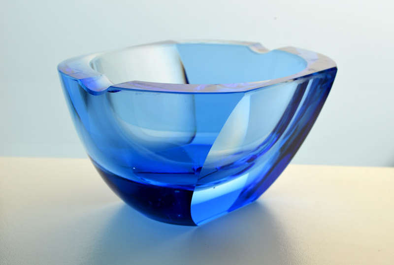 MOSER: TOP QUALITY CZECH GLASS! A MAGNIFICENT & MOST ELEGANT ART GLASS ASHTRAY/BOWL