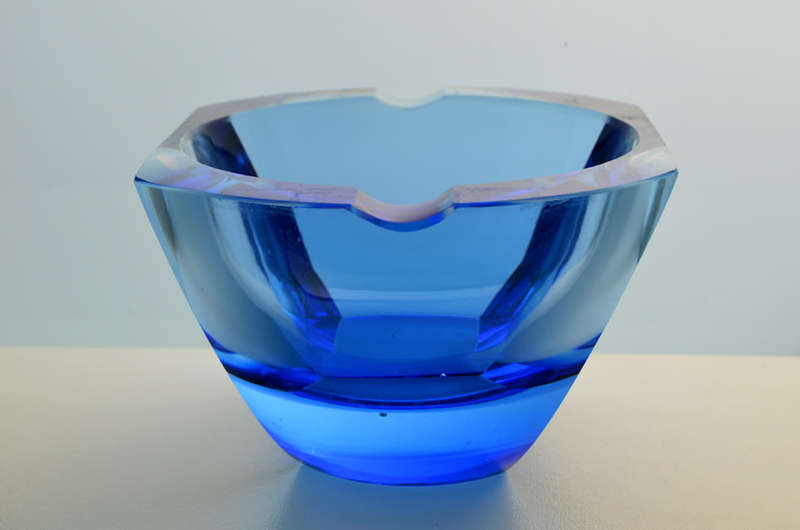 MOSER: TOP QUALITY CZECH GLASS! A MAGNIFICENT & MOST ELEGANT ART GLASS ASHTRAY/BOWL