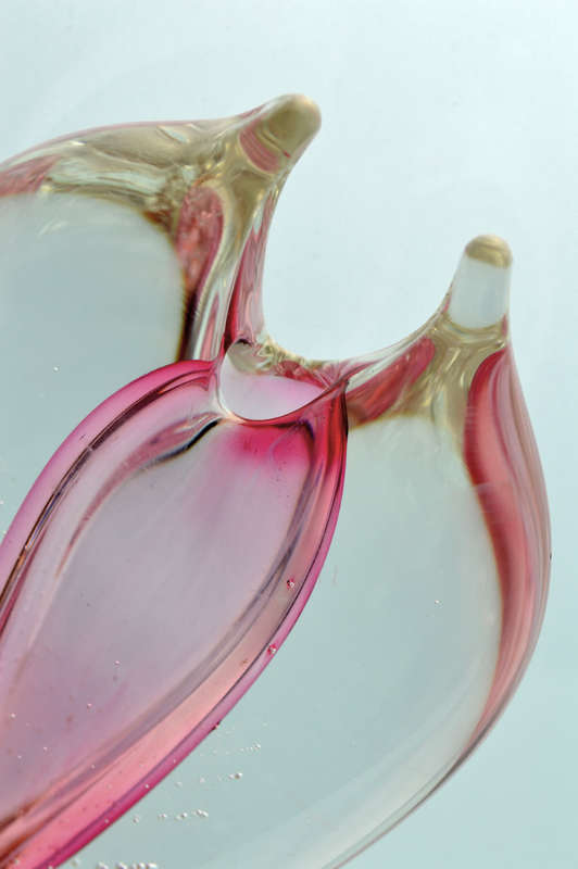 ** A DAZZLINGLY BEAUTIFUL MODERN PINK CZECH ART GLASS VASE DESIGNED BY PAVEL JUDA IN 1985