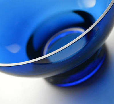 ELEGANCE & SIMPLICITY : A MAGNIFICENT 1970s COBALT BLUE SCHOTT AND ZWIESEL BOWL: A BEAUTY OF NOTE
